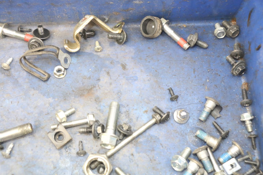 photo de SCREW FASTENER BAG KYMCO AGILITY 4T 50 (2018 - 2022) - Alternative perspective