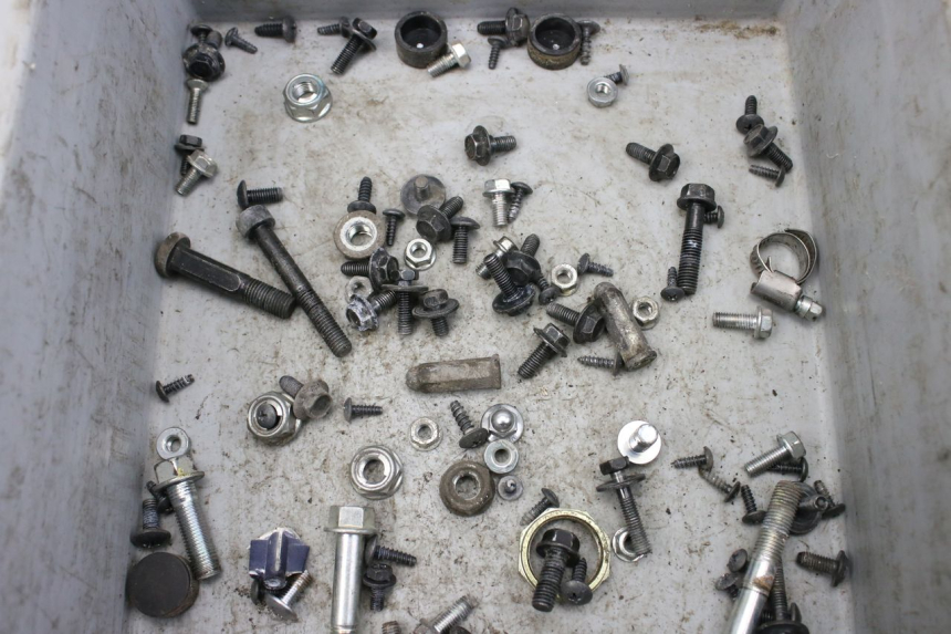 photo de SCREW FASTENER BAG KYMCO AGILITY 4T 50 (2018 - 2022) - Zoom on usage condition