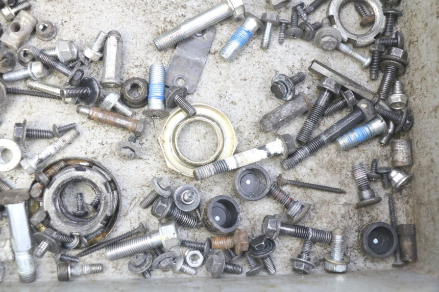 photo de SCREW FASTENER BAG KYMCO AGILITY 4T 50 (2018 - 2022) - Alternative perspective