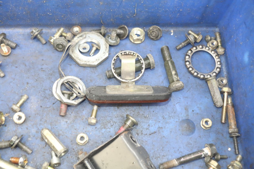 photo de SCREW FASTENER BAG KYMCO AGILITY 4T 50 (2005 - 2018) - Alternative perspective