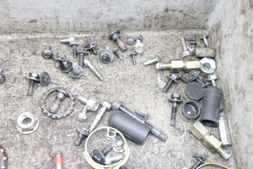 photo de SCREW FASTENER BAG KYMCO AGILITY 4T 50 (2018 - 2022) - Alternative perspective