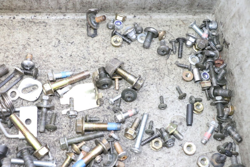 photo de SCREW FASTENER BAG KYMCO AGILITY 4T 50 (2005 - 2018) - Alternative perspective