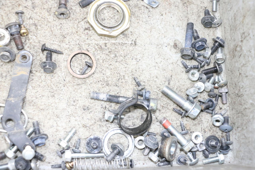 photo de SCREW FASTENER BAG KYMCO AGILITY 4T 50 (2018 - 2022) - Alternative perspective