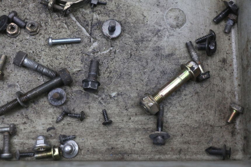 photo de SCREWS BAG KYMCO AGILITY CARRY 50 (2011 - 2020) - Technical close-up