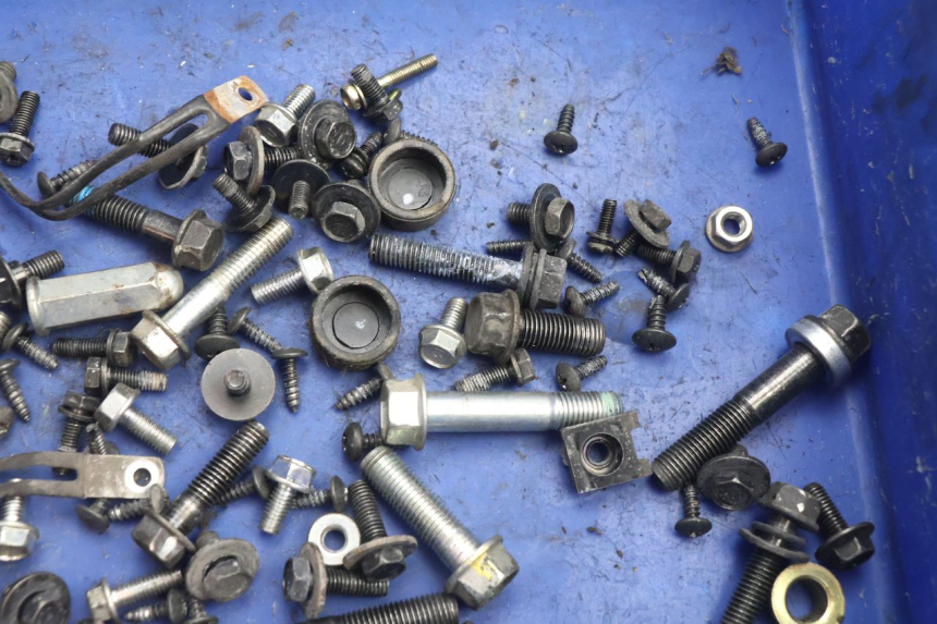 photo de SCREWS BAG KYMCO AGILITY CITY 16P 125 (2015 - 2024) - Zoom on usage condition