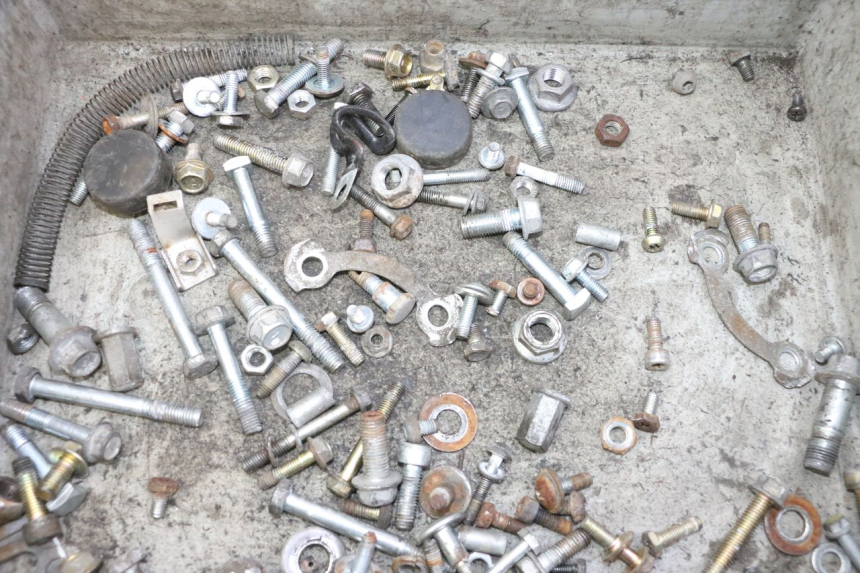 photo de SCREWS BAG HYOSUNG GV AQUILA 125 (2000 - 2009) - Component detail