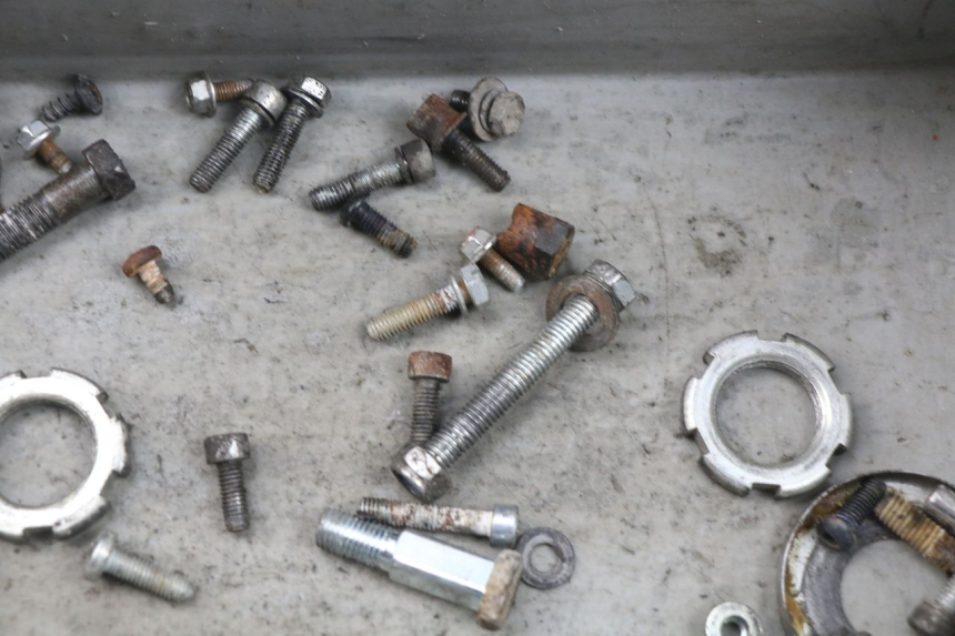 photo de SCREW FASTENER BAG MBK BOOSTER SPIRIT 50 (2004 - 2017) - Alternative perspective