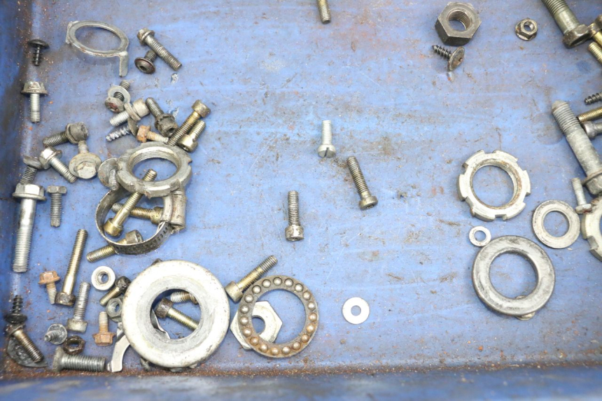 photo de SCREW FASTENER BAG MBK BOOSTER SPIRIT 50 (2004 - 2017) - Zoom on usage condition