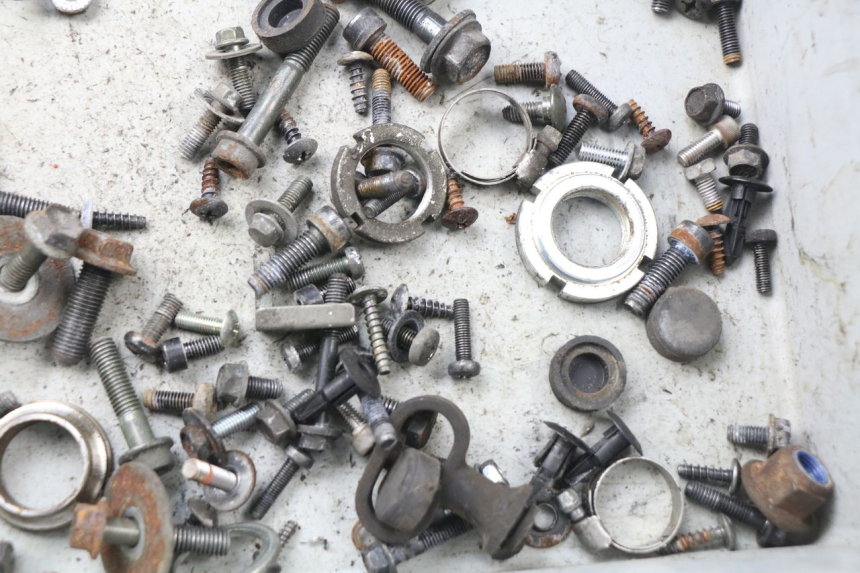 photo de SCREW FASTENER BAG SUZUKI BURGMAN 125 (2007 - 2014) - Zoom on usage condition