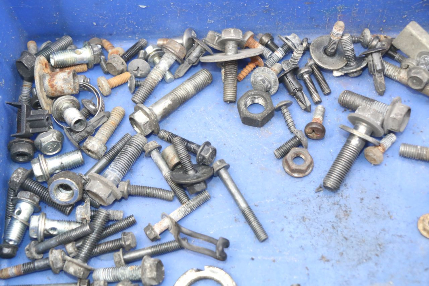 photo de SCREW FASTENER BAG SUZUKI BURGMAN 125 (2007 - 2014) - Alternative perspective