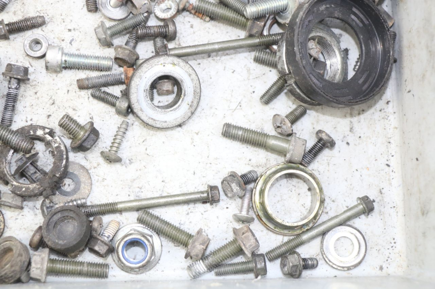 photo de SCREW FASTENER BAG SUZUKI BURGMAN 125 (2007 - 2014) - Zoom on usage condition