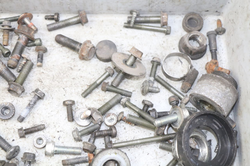 photo de SCREW FASTENER BAG SUZUKI BURGMAN 125 (2007 - 2014) - Alternative perspective