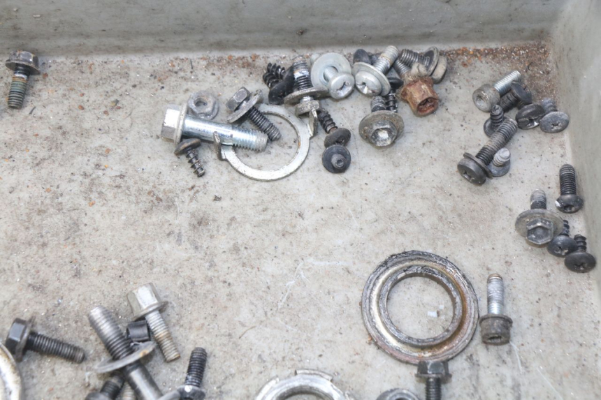 photo de SCREW FASTENER BAG YAMAHA BW'S EASY 50 (2013 - 2016) - Alternative perspective