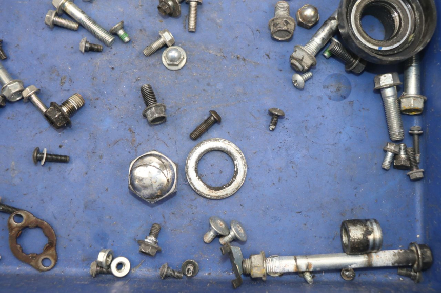 photo de SCREWS BAG HONDA CBF 125 (2009 - 2015) - Zoom on usage condition