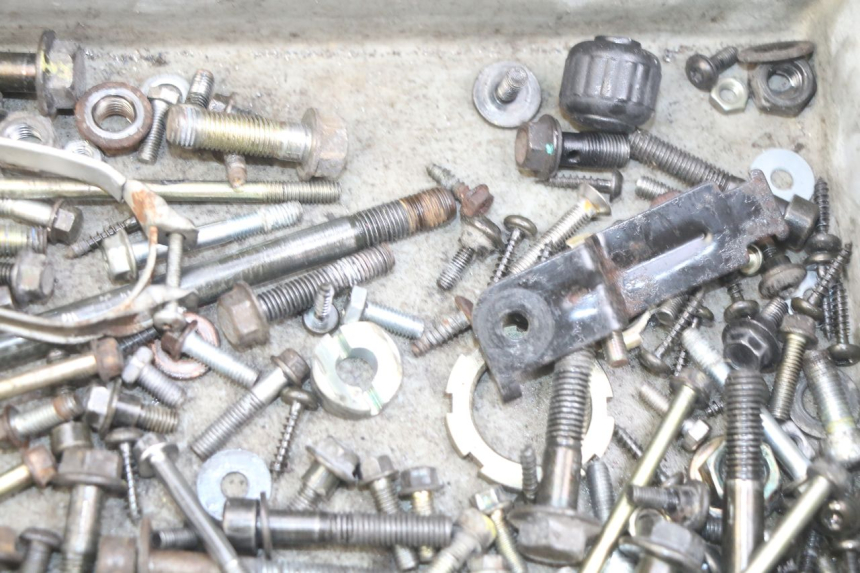 photo de SCREW FASTENER BAG PEUGEOT CITYSTAR AIR 125 (2014 - 2017) - Zoom on usage condition