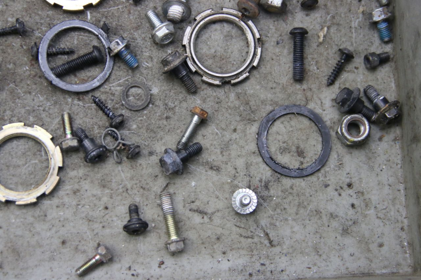 photo de SCREW FASTENER BAG PEUGEOT CITYSTAR 50 (2013 - 2017) - Zoom on usage condition