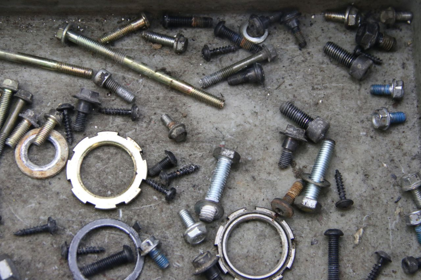 photo de SCREW FASTENER BAG PEUGEOT CITYSTAR 50 (2013 - 2017) - Alternative perspective