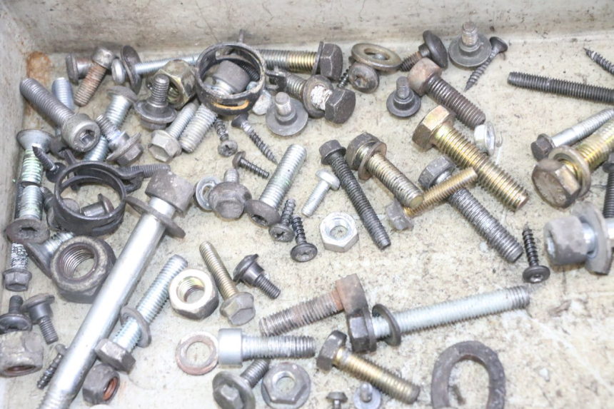 photo de SCREWS BAG PEUGEOT ELYSTAR 125 (2002 - 2007) - Technical close-up