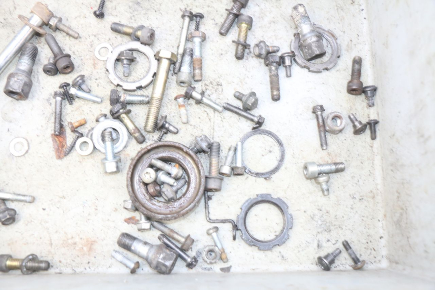 photo de SCREW FASTENER BAG PEUGEOT ELYSTAR 50 (2002 - 2014) - Zoom on usage condition