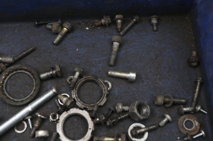 photo de SCREW FASTENER BAG PEUGEOT ELYSTAR 50 (2002 - 2014) - Zoom on usage condition