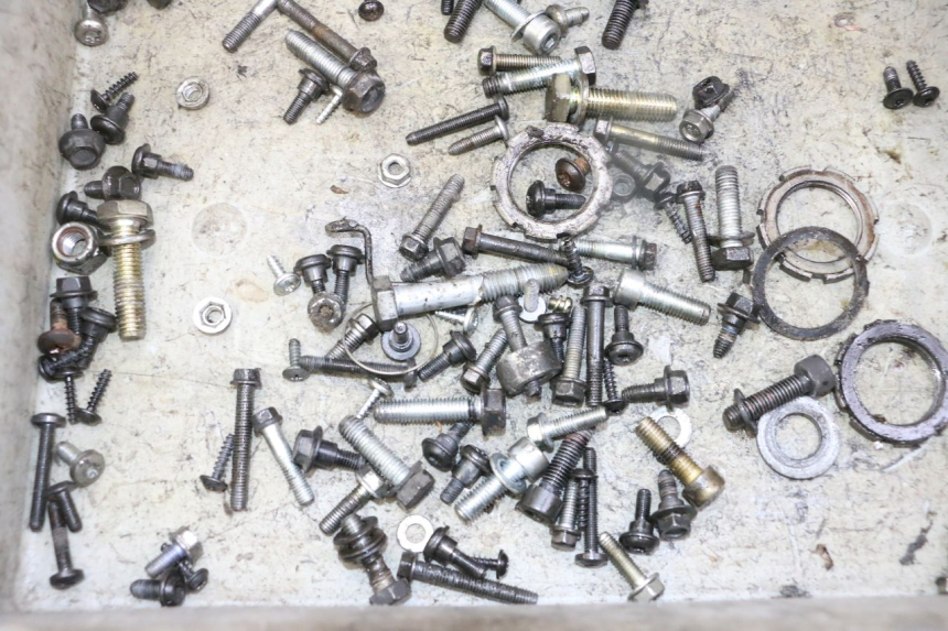 photo de SCREW FASTENER BAG PEUGEOT ELYSTAR 50 (2002 - 2014) - Zoom on usage condition