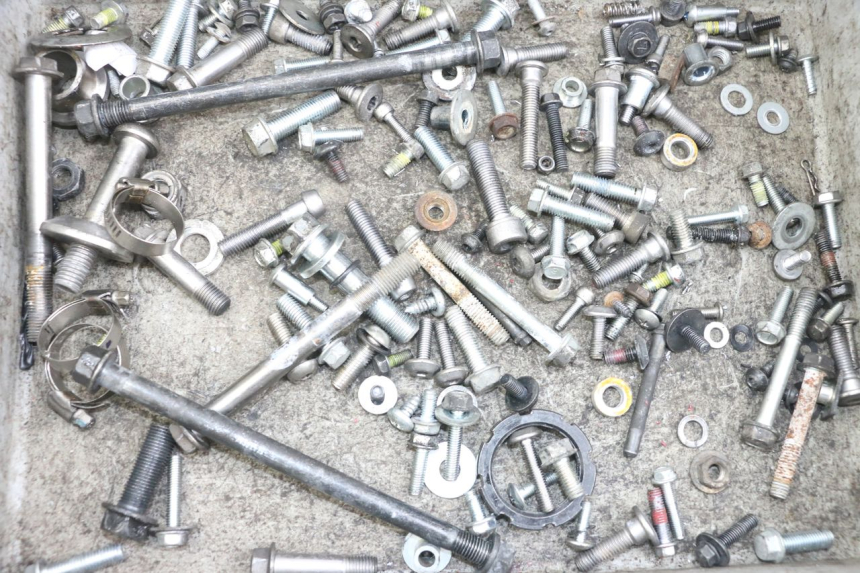 photo de SCREWS BAG KAWASAKI ER-6 ER6 N 650 (2012 - 2016) - Zoom on usage condition