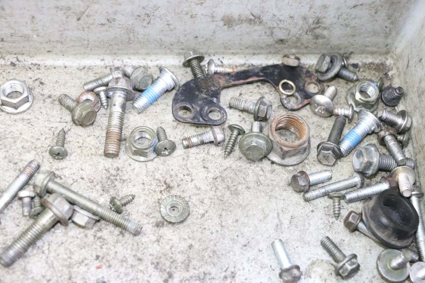 photo de SCREW FASTENER BAG JM MOTORS EVOLIS 4T 50 (2018 - 2022) - Alternative perspective