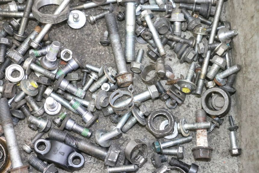 photo de SCREW FASTENER BAG HONDA FES S-WING SWING ABS 125 (2007 - 2015) - Alternative perspective