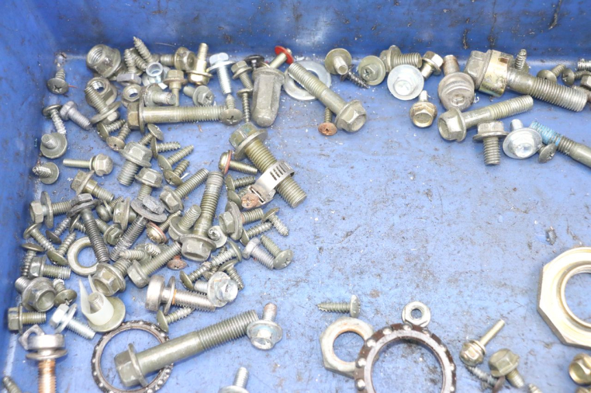 photo de SCREW FASTENER BAG SYM FIDDLE 3 III 125 (2014 - 2020) - Zoom on usage condition