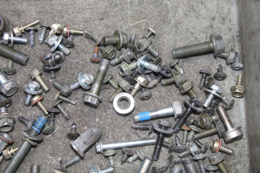 photo de SCREW FASTENER BAG SYM FIDDLE 3 III 125 (2014 - 2020) - Zoom on usage condition