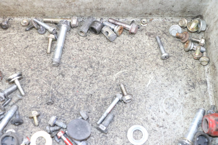 photo de SCREWS BAG SYM FIDDLE 125 (2008 - 2010) - Alternative perspective