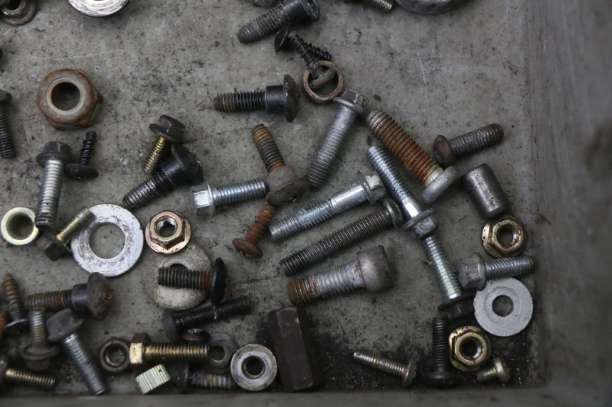 photo de SCREWS BAG PIAGGIO FLY 4T 50 (2004 - 2010) - Technical close-up