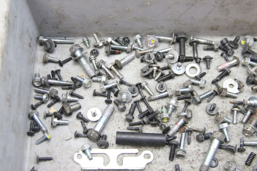 photo de SCREW FASTENER BAG HONDA FORZA 125 (2015 - 2016) - Alternative perspective