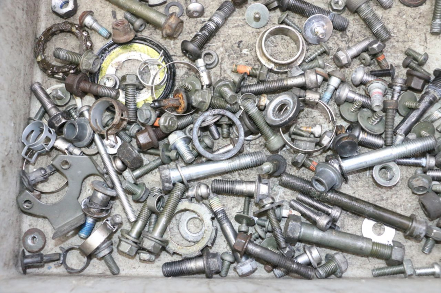 photo de SCREWS BAG YAMAHA FZ6 FAZER S2 600 (2007 - 2011) - Zoom on usage condition