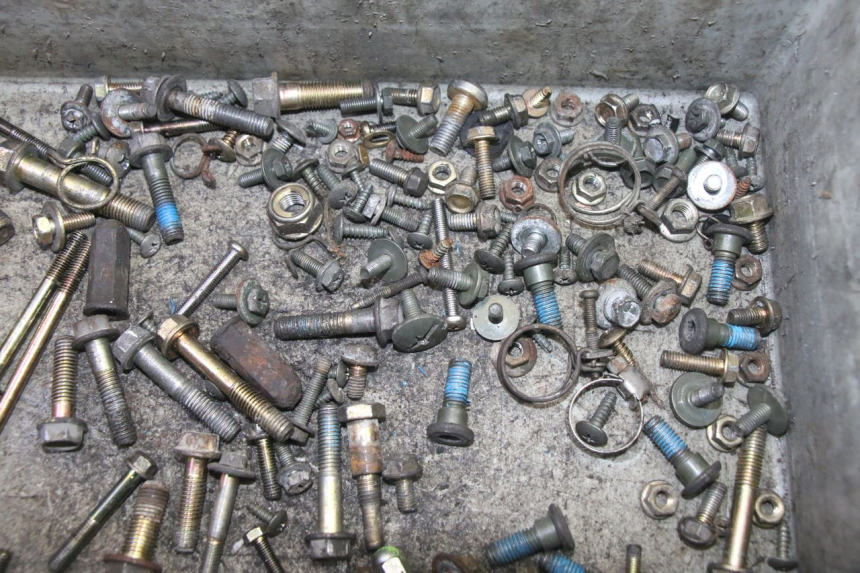 photo de SCREWS BAG KYMCO GRAND DINK 125 (2008 - 2014) - Zoom on usage condition