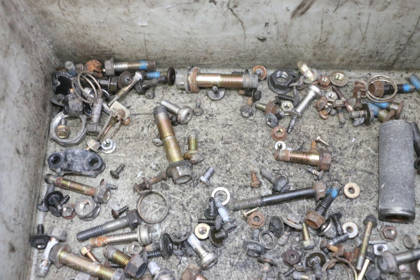 photo de SCREWS BAG KYMCO GRAND DINK 125 (2002 - 2007) - Zoom on usage condition