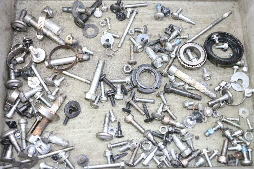 photo de SCREWS BAG SUZUKI GSR 750 (2011 - 2017) - Component detail