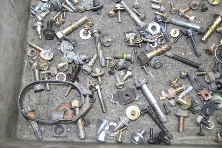 photo de SCREWS BAG SYM GTS EVO 125 (2009 - 2013) - Alternative perspective