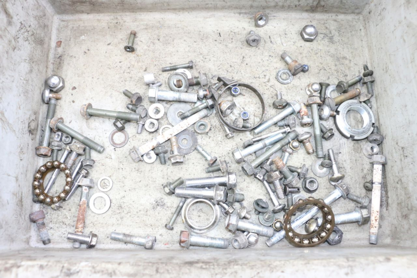 photo de SCREWS BAG SUZUKI GZ MARAUDER 125 (1998 - 2004) - Main view