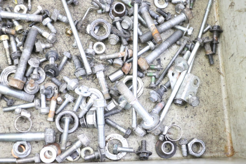 photo de SCREW FASTENER BAG HONDA FES S-WING SWING ABS 125 (2007 - 2015) - Zoom on usage condition