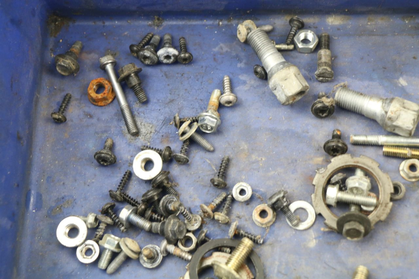 photo de SCREWS BAG PEUGEOT JET FORCE CARBU 50 (2003 - 2016) - Technical close-up