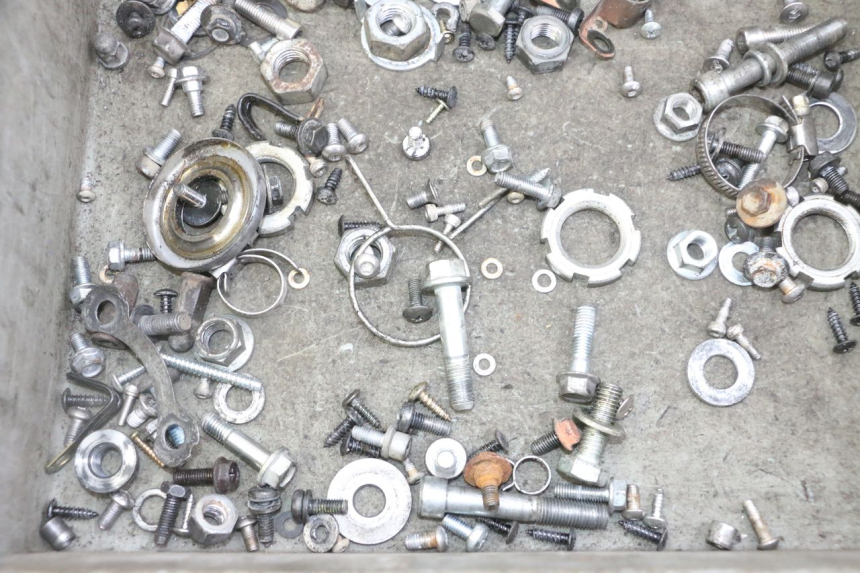 photo de SCREWS BAG YAMAHA JOG R 50 (2004 - 2014) - Zoom on usage condition