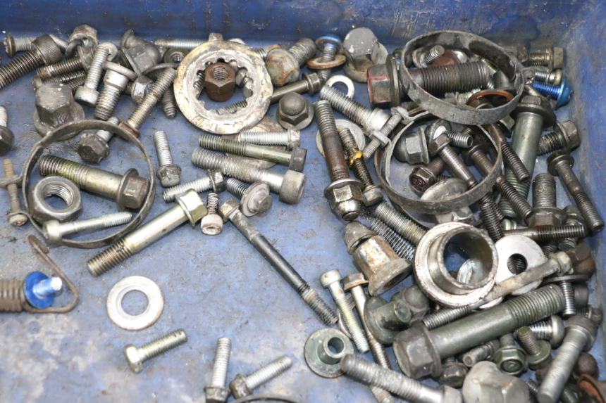 photo de SCREW FASTENER BAG KAWASAKI ZR7 ZR-7 S 750 (1999 - 2004) - Alternative perspective