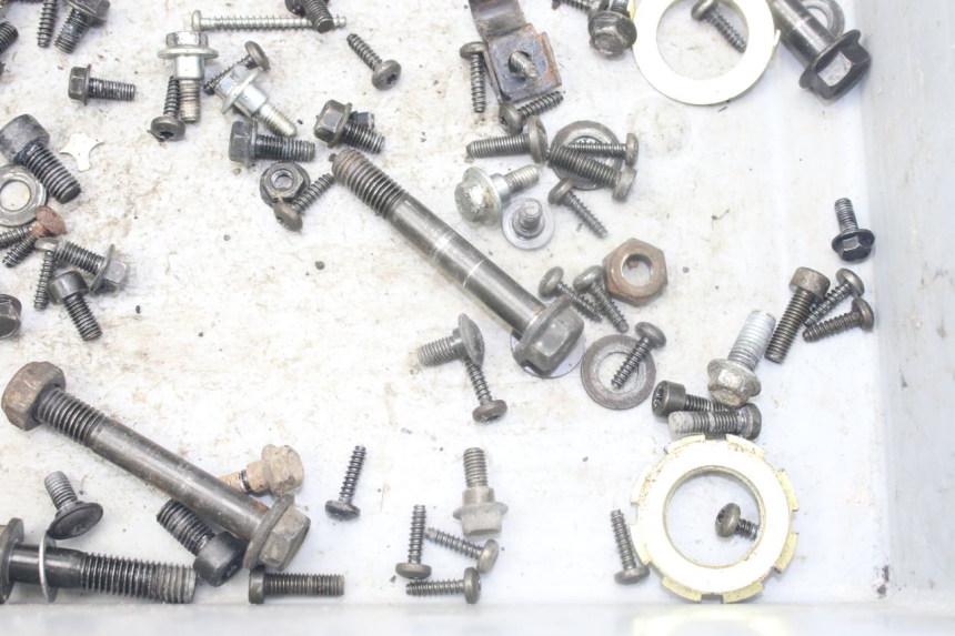 photo de SCREW FASTENER BAG PEUGEOT KISBEE 4T 50 (2010 - 2017) - Zoom on usage condition