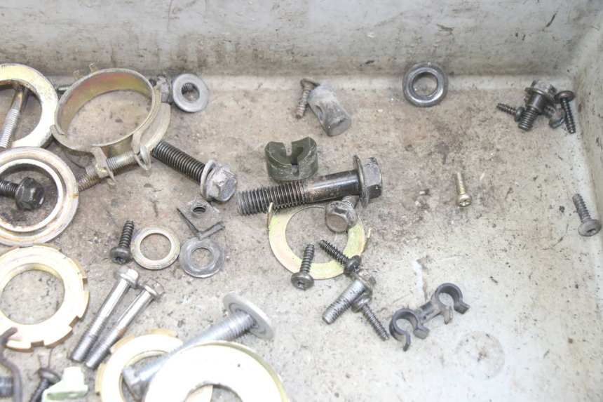 photo de SCREW FASTENER BAG PEUGEOT KISBEE 4T 50 (2010 - 2017) - Alternative perspective