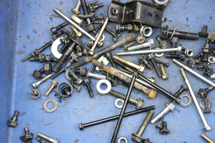 photo de SCREW FASTENER BAG PEUGEOT KISBEE 4T 50 (2018 - 2022) - Zoom on usage condition