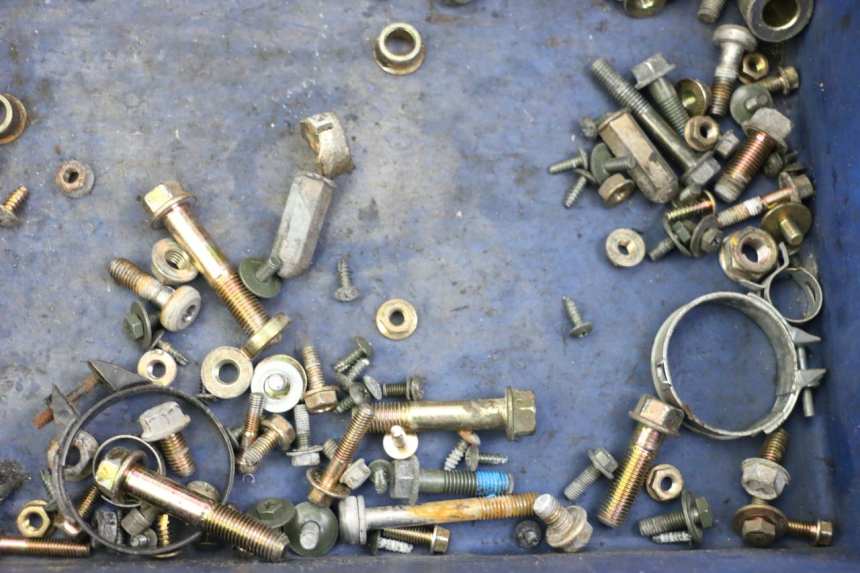 photo de SCREWS BAG KYMCO PEOPLE S 125 (2000 - 2008) - Zoom on usage condition