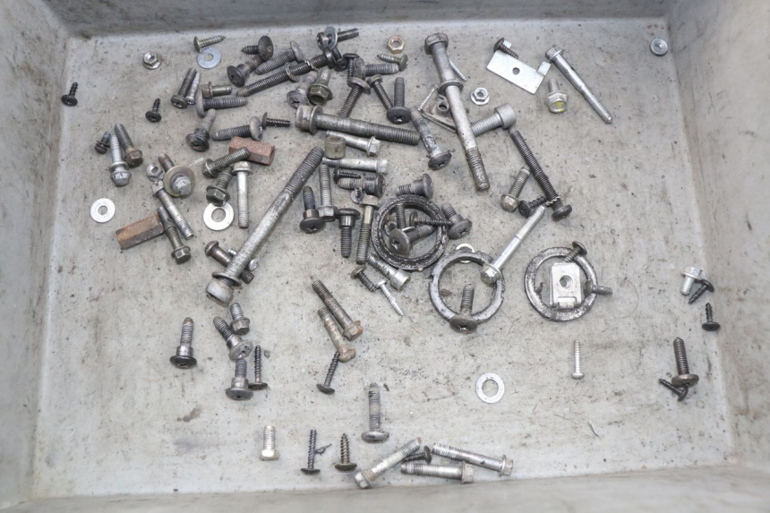 photo de SCREWS BAG PIAGGIO LIBERTY 4T 50 (2009 - 2015) - Main view