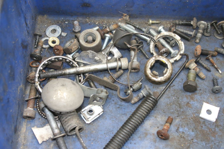 photo de SCREW FASTENER BAG PIAGGIO LIBERTY 4T 50 (2004 - 2008) - Zoom on usage condition