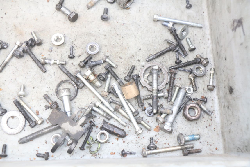 photo de SCREW FASTENER BAG PEUGEOT LUDIX 2 PRO 4T 50 (2008 - 2013) - Zoom on usage condition